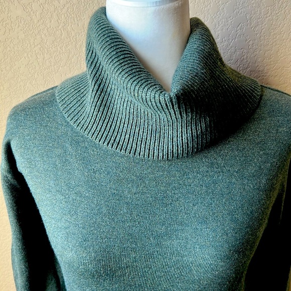 Loft green cowl neck tunic sweater, size small petite - Picture 2 of 7